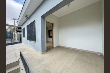Casa à venda com 176m², 3 quartos e 3 vagas Casa à venda com 176m², 3 quartos e 3 vagasÁrea externa