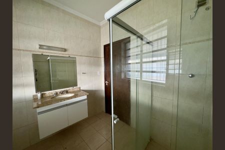Casa à venda com 176m², 3 quartos e 3 vagas Casa à venda com 176m², 3 quartos e 3 vagasBanheiro