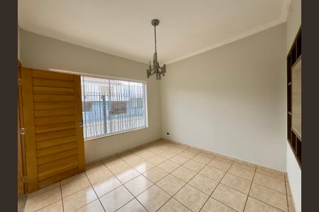 Casa à venda com 176m², 3 quartos e 3 vagas Casa à venda com 176m², 3 quartos e 3 vagasSala
