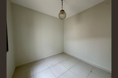 Casa à venda com 176m², 3 quartos e 3 vagas Casa à venda com 176m², 3 quartos e 3 vagasQuarto 1