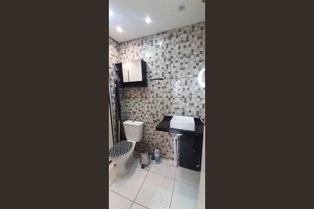 Banheiro da Suíte de apartamento para alugar com 3 quartos, 50m² em Metalúrgicos, Osasco