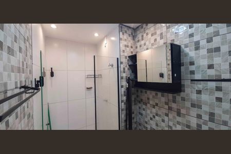 Banheiro da Suíte de apartamento para alugar com 3 quartos, 50m² em Metalúrgicos, Osasco
