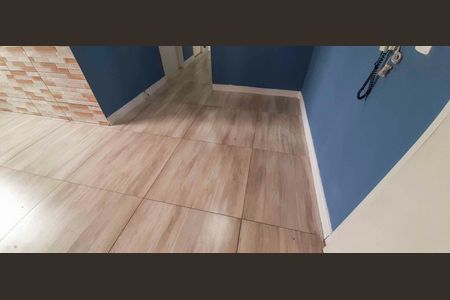 Sala de apartamento para alugar com 3 quartos, 50m² em Metalúrgicos, Osasco