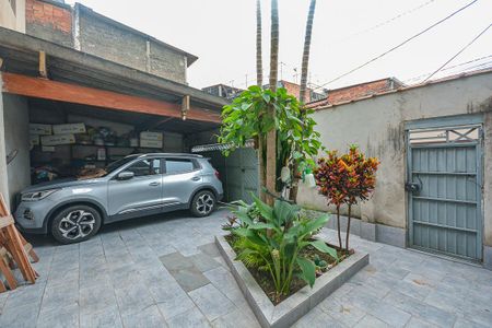 Casa à venda com 250m², 3 quartos e 3 vagas Casa à venda com 250m², 3 quartos e 3 vagasGaragem