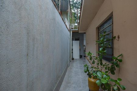 Casa à venda com 250m², 3 quartos e 3 vagas Casa à venda com 250m², 3 quartos e 3 vagasCorredor