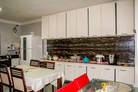 Casa à venda com 350m², 4 quartos e 1 vagaCozinha