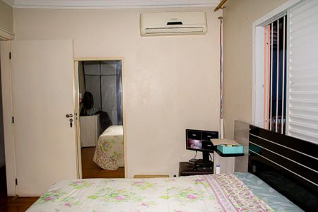 Casa à venda com 350m², 4 quartos e 1 vagaSuite 
