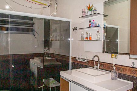 Casa à venda com 350m², 4 quartos e 1 vagaBanheiro
