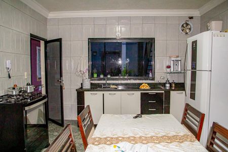 Casa à venda com 350m², 4 quartos e 1 vagaCozinha