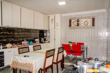 Casa à venda com 350m², 4 quartos e 1 vagaCozinha