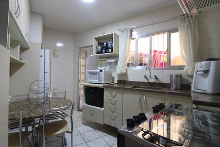 Casa à venda com 150m², 2 quartos e 2 vagasCozinha