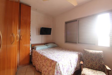 Quarto 1 de casa à venda com 2 quartos, 150m² em Vila Granada, São Paulo
