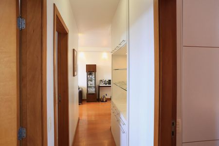 Apartamento à venda com 80m², 3 quartos e 2 vagasCorredor