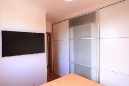 Apartamento à venda com 80m², 3 quartos e 2 vagasSuíte