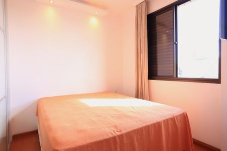Suíte de apartamento à venda com 3 quartos, 80m² em Sagrada Família, Belo Horizonte