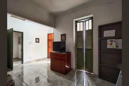 Casa à venda com 349m², 4 quartos e 2 vagas Casa à venda com 349m², 4 quartos e 2 vagasQuarto 4