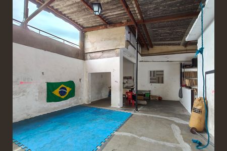 Casa à venda com 349m², 4 quartos e 2 vagas Casa à venda com 349m², 4 quartos e 2 vagasTerraço