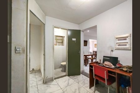Casa à venda com 349m², 4 quartos e 2 vagas Casa à venda com 349m², 4 quartos e 2 vagasHall social