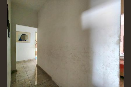Casa à venda com 349m², 4 quartos e 2 vagas Casa à venda com 349m², 4 quartos e 2 vagasCorredor