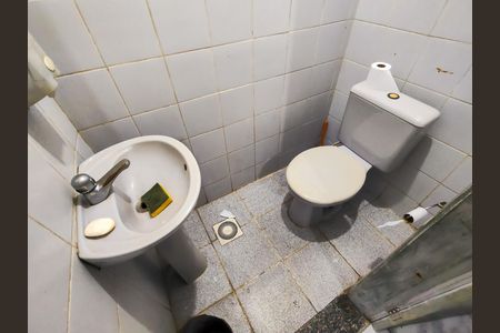 Casa à venda com 349m², 4 quartos e 2 vagas Casa à venda com 349m², 4 quartos e 2 vagasBanheiro 2