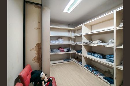 Casa à venda com 349m², 4 quartos e 2 vagas Casa à venda com 349m², 4 quartos e 2 vagasQuarto 1