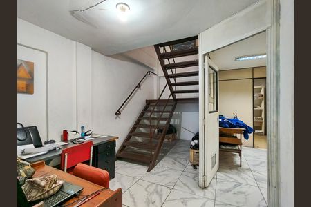 Casa à venda com 349m², 4 quartos e 2 vagas Casa à venda com 349m², 4 quartos e 2 vagasHall social