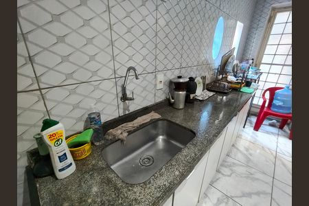 Casa à venda com 349m², 4 quartos e 2 vagas Casa à venda com 349m², 4 quartos e 2 vagasCozinha