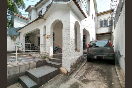 Casa à venda com 349m², 4 quartos e 2 vagas Casa à venda com 349m², 4 quartos e 2 vagasGaragem