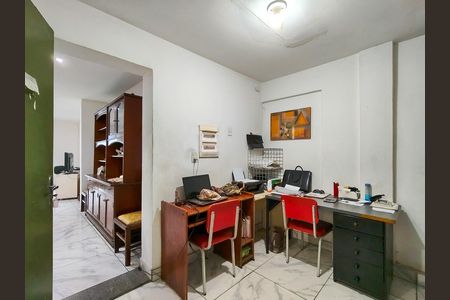 Casa à venda com 349m², 4 quartos e 2 vagas Casa à venda com 349m², 4 quartos e 2 vagasHall social
