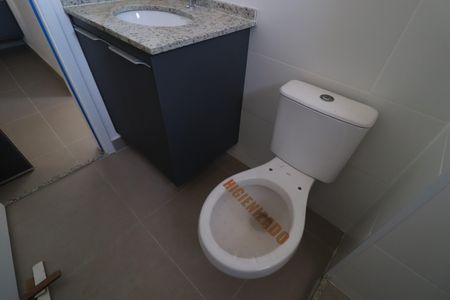 Banheiro de apartamento para alugar com 1 quarto, 44m² em Granja Marileusa, Uberlândia