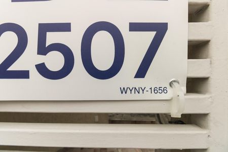 Casa de condomínio à venda com 120m², 3 quartos e 2 vagas Casa de condomínio à venda com 120m², 3 quartos e 2 vagasFachada - Placa Código WYNY-1656