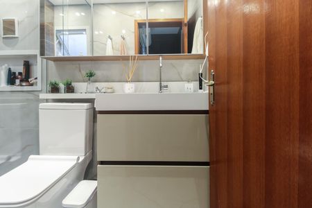 Casa de condomínio à venda com 120m², 3 quartos e 2 vagas Casa de condomínio à venda com 120m², 3 quartos e 2 vagasBanheiro Suíte