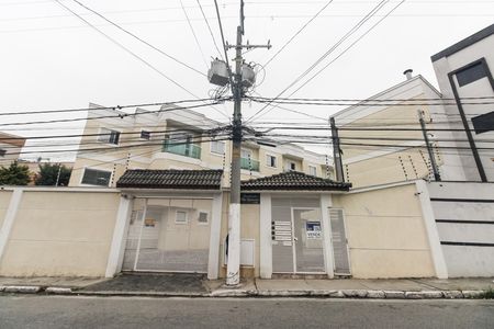 Casa de condomínio à venda com 120m², 3 quartos e 2 vagas Casa de condomínio à venda com 120m², 3 quartos e 2 vagasFachada