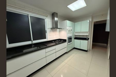 Apartamento para alugar com 167m², 4 quartos e 2 vagasCozinha