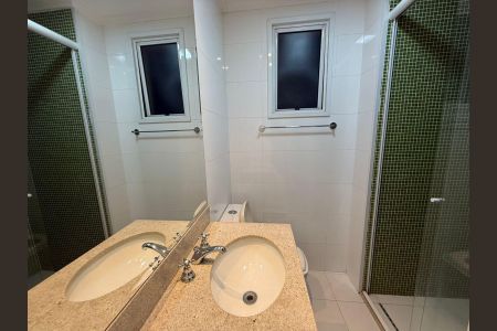 Apartamento para alugar com 167m², 4 quartos e 2 vagasBanheiro 1