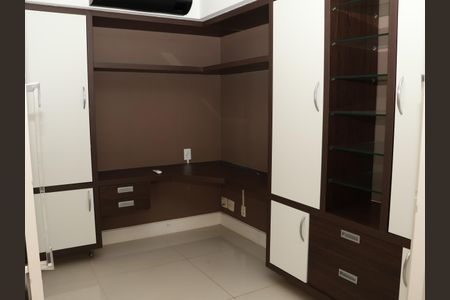 Apartamento para alugar com 167m², 4 quartos e 2 vagasEscritório