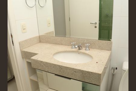 Apartamento para alugar com 167m², 4 quartos e 2 vagasbanheiro - Suite 1