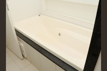 Apartamento para alugar com 167m², 4 quartos e 2 vagasBanheira