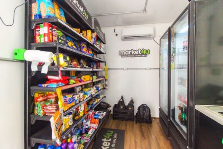 Apartamento para alugar com 41m², 2 quartos e sem vagaMini Mercado