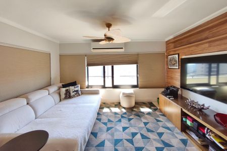 Apartamento à venda com 270m², 4 quartos e 2 vagas Apartamento à venda com 270m², 4 quartos e 2 vagasSala de TV