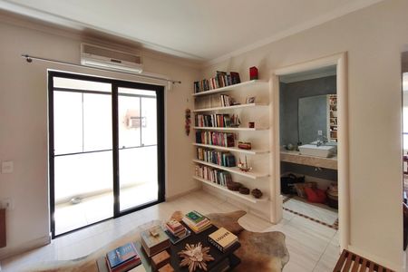 Apartamento à venda com 270m², 4 quartos e 2 vagas Apartamento à venda com 270m², 4 quartos e 2 vagasEscritório