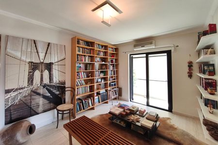 Apartamento à venda com 270m², 4 quartos e 2 vagas Apartamento à venda com 270m², 4 quartos e 2 vagasEscritório