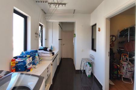 Apartamento à venda com 270m², 4 quartos e 2 vagas Apartamento à venda com 270m², 4 quartos e 2 vagasÁrea de Serviço