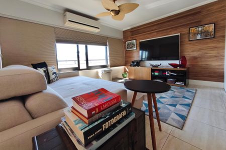 Apartamento à venda com 270m², 4 quartos e 2 vagas Apartamento à venda com 270m², 4 quartos e 2 vagasSala de TV