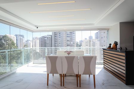 Apartamento à venda com 109m², 3 quartos e 2 vagas Apartamento à venda com 109m², 3 quartos e 2 vagasVaranda