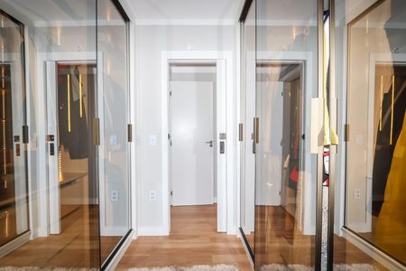 Apartamento à venda com 109m², 3 quartos e 2 vagas Apartamento à venda com 109m², 3 quartos e 2 vagasCloset