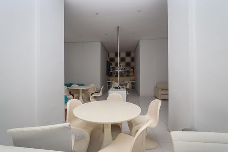 Apartamento à venda com 109m², 3 quartos e 2 vagas Apartamento à venda com 109m², 3 quartos e 2 vagasÁrea comum - Salão de festas