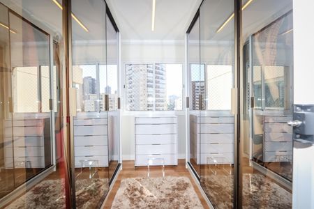 Apartamento à venda com 109m², 3 quartos e 2 vagas Apartamento à venda com 109m², 3 quartos e 2 vagasCloset