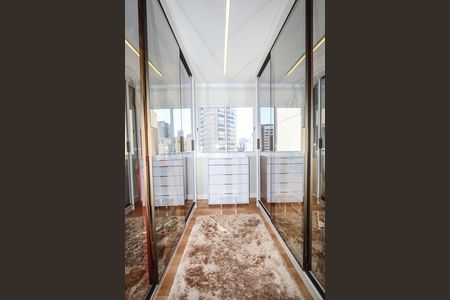 Apartamento à venda com 109m², 3 quartos e 2 vagas Apartamento à venda com 109m², 3 quartos e 2 vagasCloset