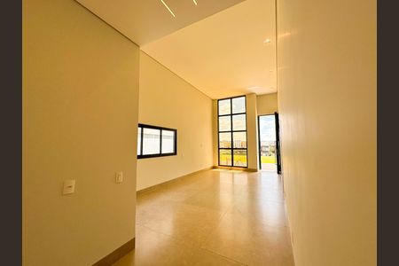 Sala de casa de condomínio para alugar com 3 quartos, 212m² em Gávea, Uberlândia